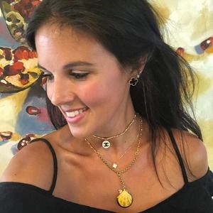 Meet your Posher, Leslie